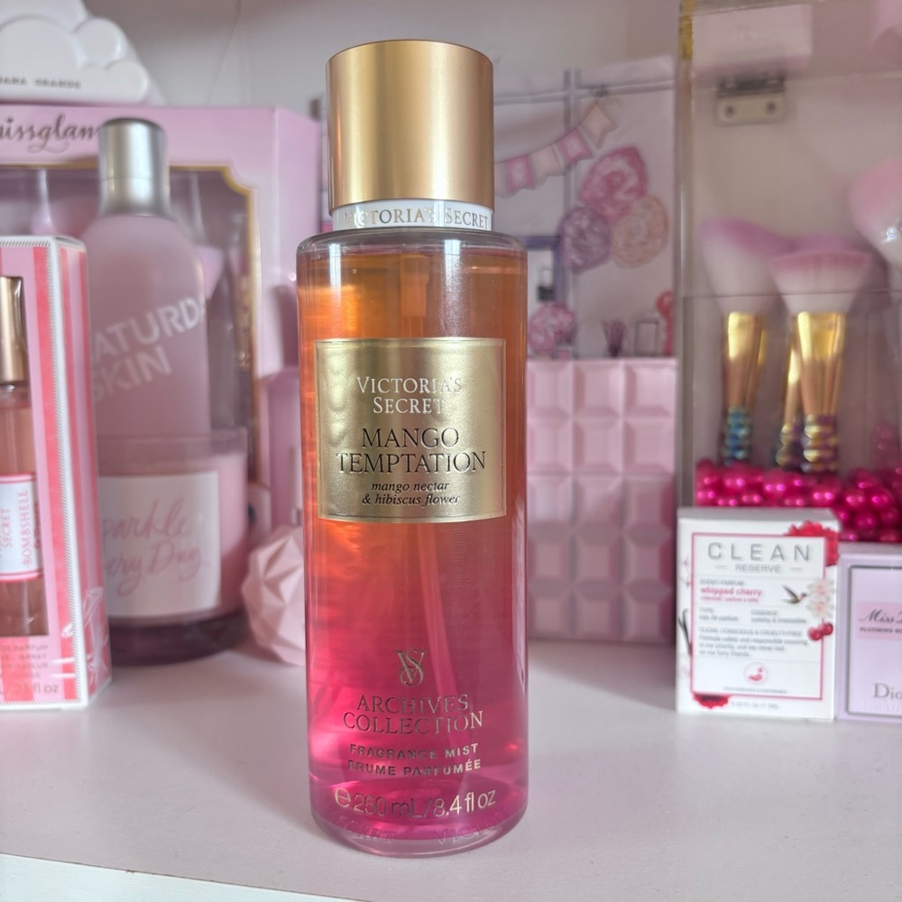💝Victoria's Secret Mango Temptation Mist💝